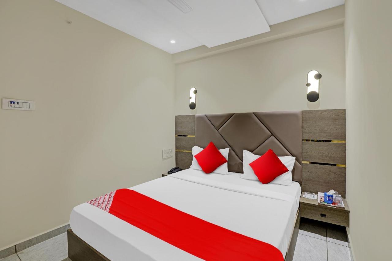 Hotel O Shree Palace Utran Ngoại thất bức ảnh